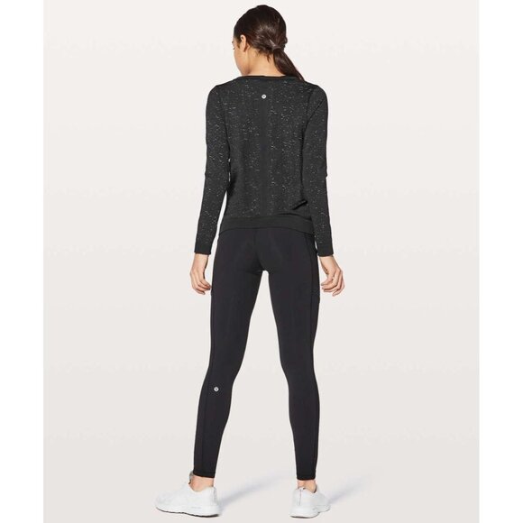 Lululemon Swiftly Tech Long Sleeve Breeze Size 8 Black / White Relaxed Fit Shirt - Picture 2 of 10